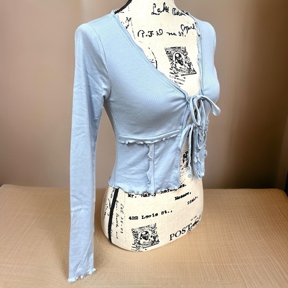 Kimchi Blue Urban Outfitters Light Blue Ribbed Ruffled Top XS - Picture 4 of 9